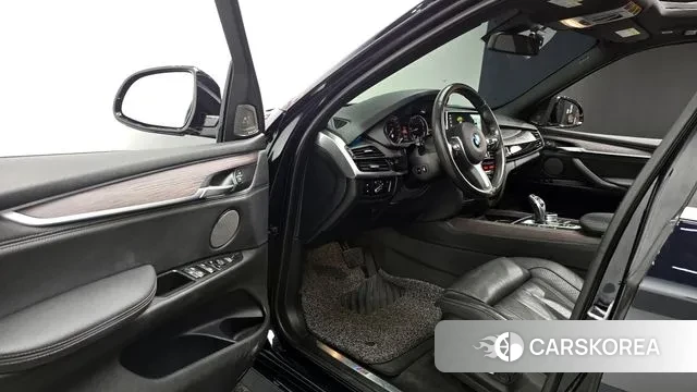 BMW X5 (F15) 2018 Черный из Кореи, фото 2