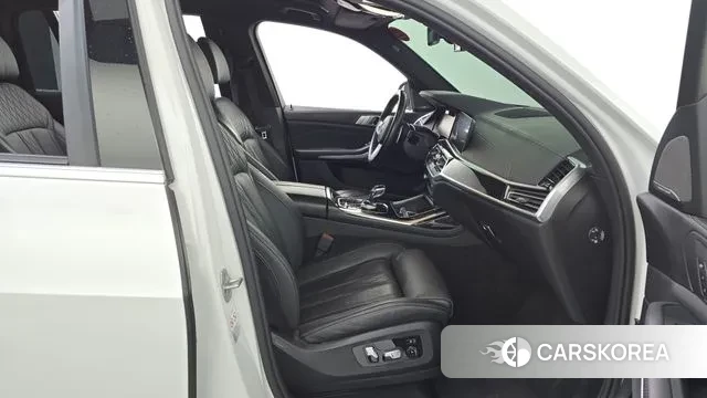 BMW X7 (G07) 2021 Белый из Кореи, фото 2