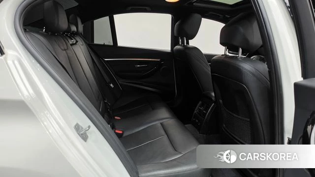 BMW 3 Series (F30) 2018 Белый из Кореи, фото 2
