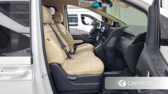 Hyundai Staria 2023 Белый из Кореи, фото 2