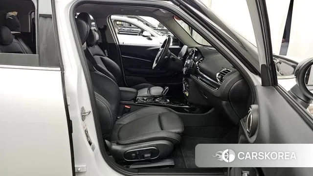 Mini Cooper Clubman 2023 Белый из Кореи, фото 2