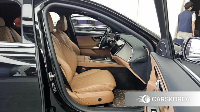 Mercedes-Benz E-Class W214 2025 Черный из Кореи, фото 2