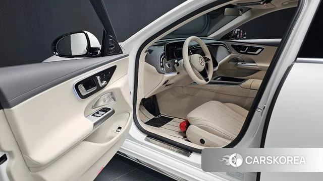 Mercedes-Benz E-Class W214 2026 Белый из Кореи, фото 2