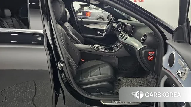 Mercedes-Benz E-Class W213 2020 Черный из Кореи, фото 2