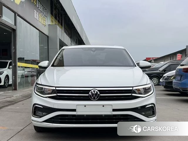 Volkswagen Bora 2022 Белый из Китая, фото 2