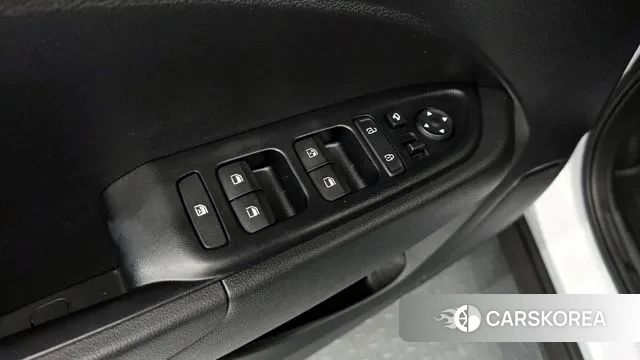 Hyundai Venue 2022 Белый из Кореи, фото 2