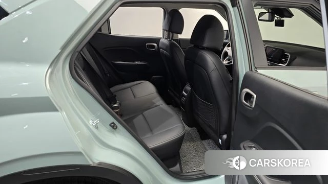 Hyundai Venue 2025 Светло-серебряный цвет из Кореи, фото 2