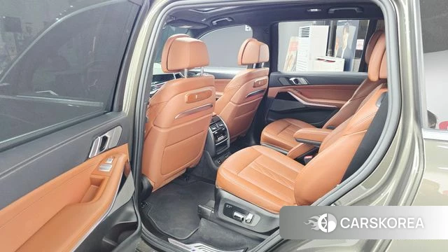 BMW X7 (G07) 2024 Коричневый из Кореи, фото 2