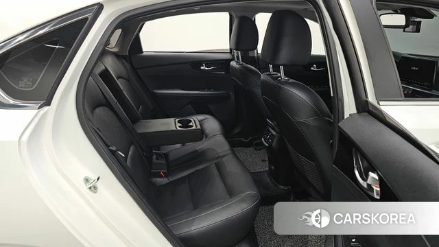 Kia The New K3 2nd generation 2021 Белый из Кореи, фото 2