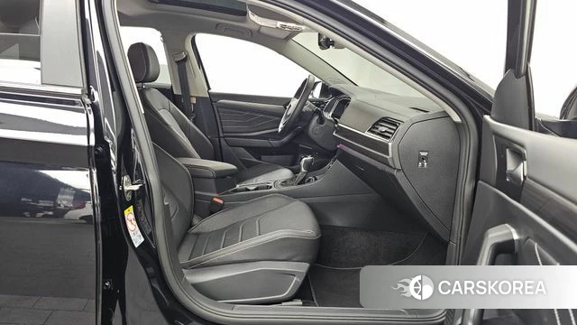 Volkswagen 7th Generation of Jetta 2024 Черный из Кореи, фото 2