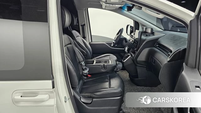 Hyundai Staria 2024 Белый из Кореи, фото 2