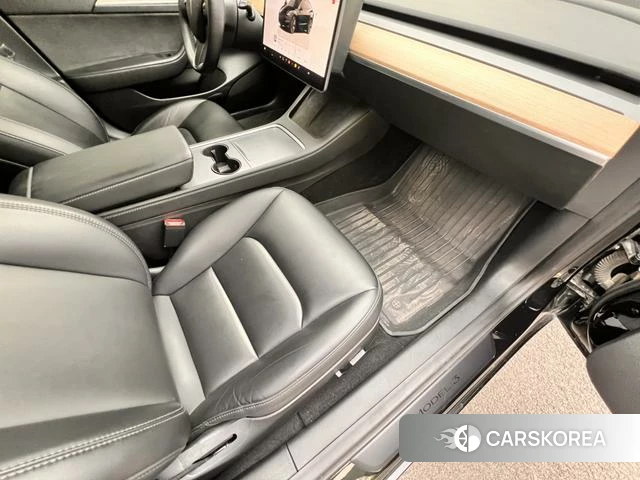 Tesla Model 3 2023 Черный из Китая, фото 2