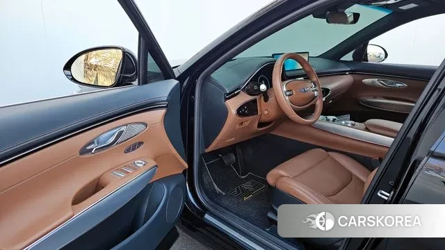 Genesis GV70 2021 Черный из Кореи, фото 2