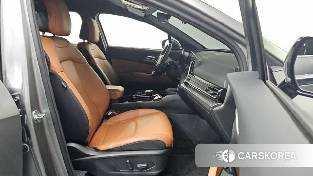 Kia Sportage 5th Generation 2022 Серебристо-серый из Кореи, фото 2