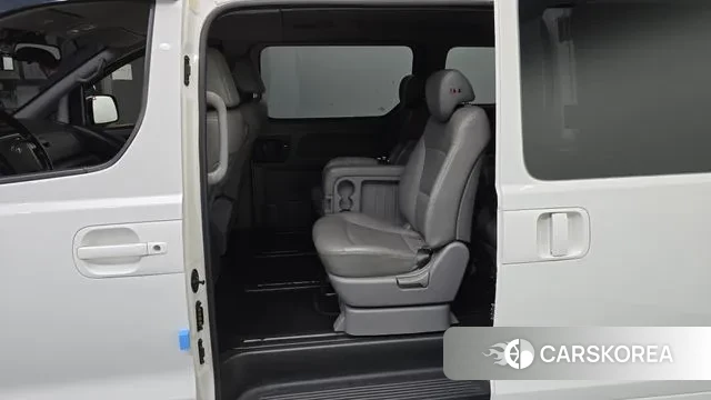 Hyundai The New Grand Starex 2018 Белый из Кореи, фото 2