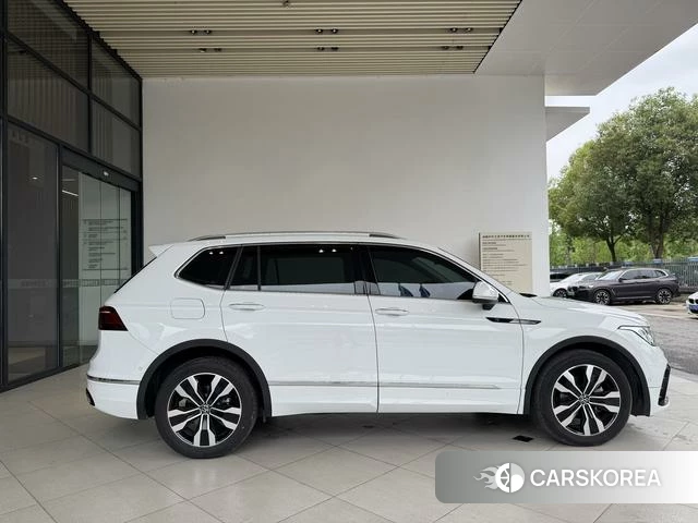 Volkswagen Tiguan L 2024 Белый из Китая, фото 2