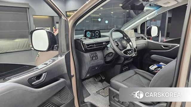 Hyundai Staria 2025 Коричневый из Кореи, фото 2