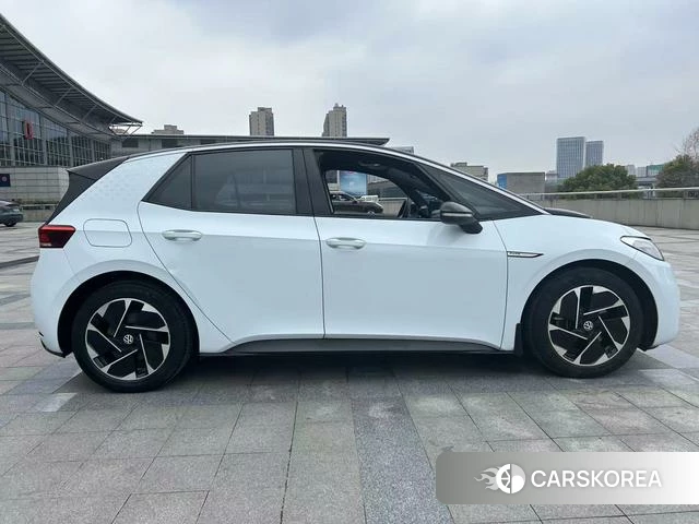 Volkswagen ID.3 2022 Белый из Китая, фото 2