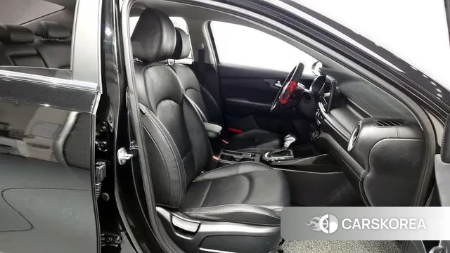 Kia The New K3 2nd generation 2021 Черный из Кореи, фото 2