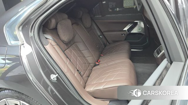 BMW i7 (G70) 2023 Серый из Кореи, фото 2