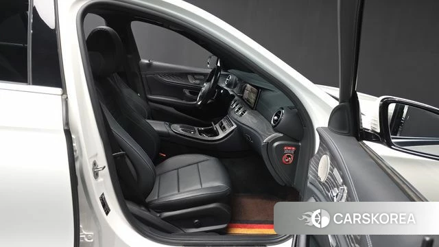 Mercedes-Benz E-Class W213 2021 Белый из Кореи, фото 2