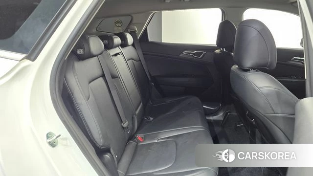 Kia Sportage 5th Generation Hybrid 2022 Белый из Кореи, фото 2