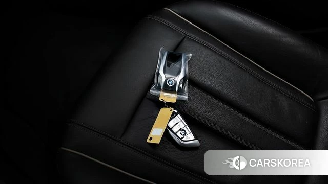 BMW 5 Series (G30) 2019 Белый из Кореи, фото 2