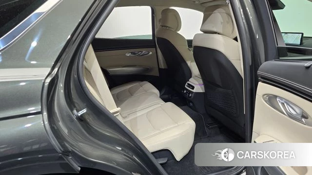 Genesis GV70 2024 Зеленый из Кореи, фото 2