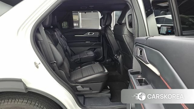 Ford Explorer 6th Generation 2025 Белый из Кореи, фото 2