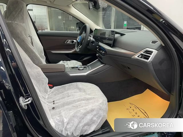 BMW i3 2025 Черный из Китая, фото 2