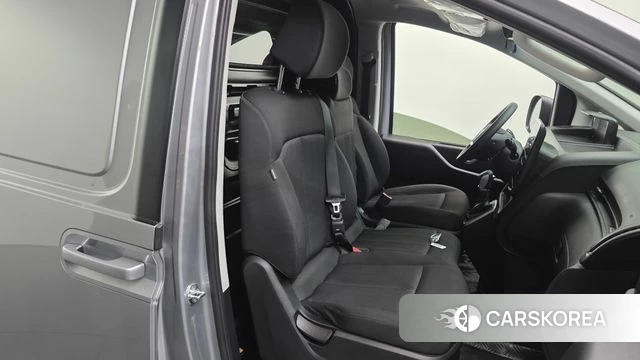 Hyundai Staria 2021 Серебряный из Кореи, фото 2