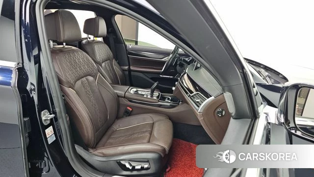 BMW 7 Series (G11) 2018 Черный из Кореи, фото 2