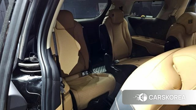 Kia Carnival 4th generation 2022 Черный из Кореи, фото 2