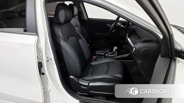 Kia The New K3 2nd generation 2024 Белый из Кореи, фото 2