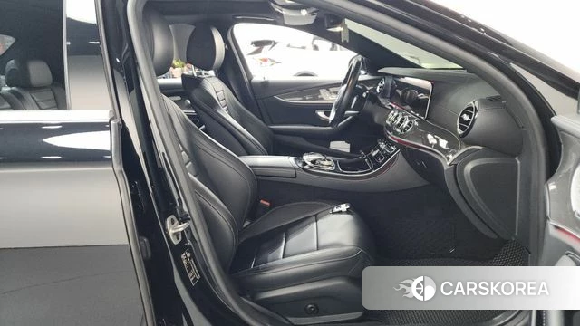 Mercedes-Benz E-Class W213 2020 Черный из Кореи, фото 2