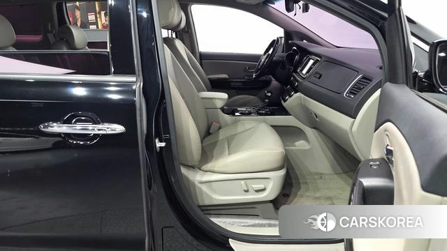 Kia The New Carnival 2018 Черный из Кореи, фото 2