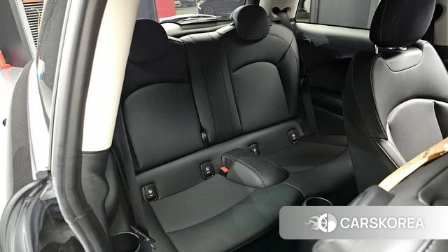 Mini Cooper 2021 Черный из Кореи, фото 2