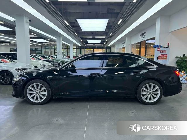 Audi A6L 2022 Черный из Китая, фото 2