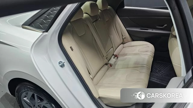 Hyundai The New Avante (CN7) 2024 Белый из Кореи, фото 2