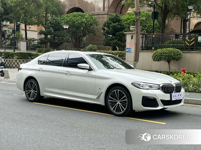BMW 5 series 2023 Белый из Китая, фото 2