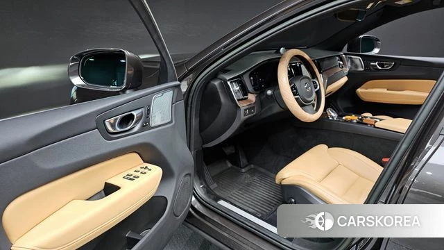 Volvo XC60 second Generation 2022 Серый из Кореи, фото 2