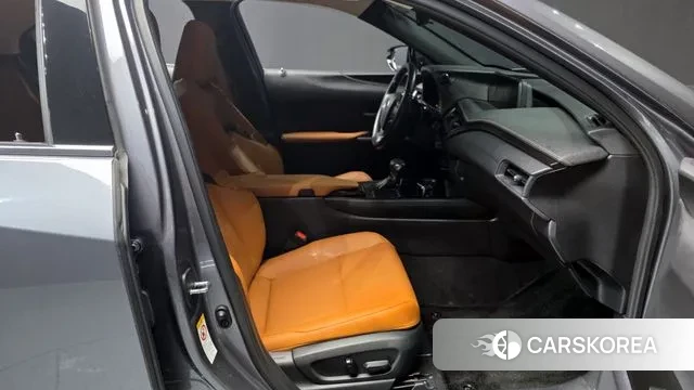 Lexus UX250h 2019 Серый из Кореи, фото 2