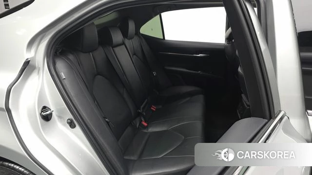 Toyota Camry (XV70) 2019 Серебряный из Кореи, фото 2