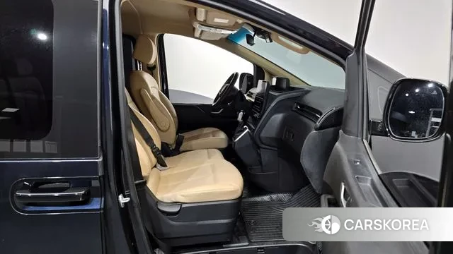 Hyundai Staria 2021 Серый из Кореи, фото 2