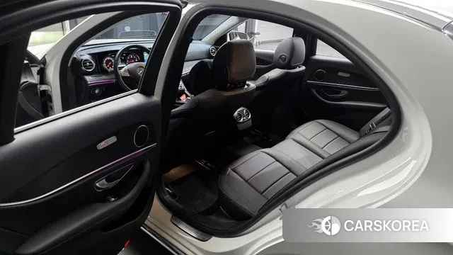 Mercedes-Benz E-Class W213 2018 Белый из Кореи, фото 2