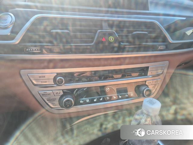 BMW 7 Series (G11) 2021 Черный из Кореи, фото 2