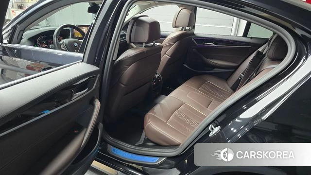 BMW 5 Series (G30) 2021 Черный из Кореи, фото 2