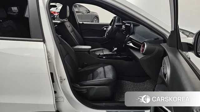 Chevrolet (GM Daewoo) Trax Crossover 2023 Белый из Кореи, фото 2