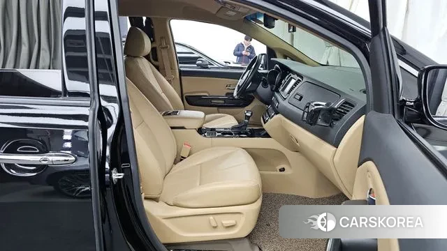 Kia The New Carnival 2019 Черный из Кореи, фото 2