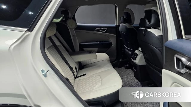 Kia Sportage 5th Generation 2023 Белый из Кореи, фото 2